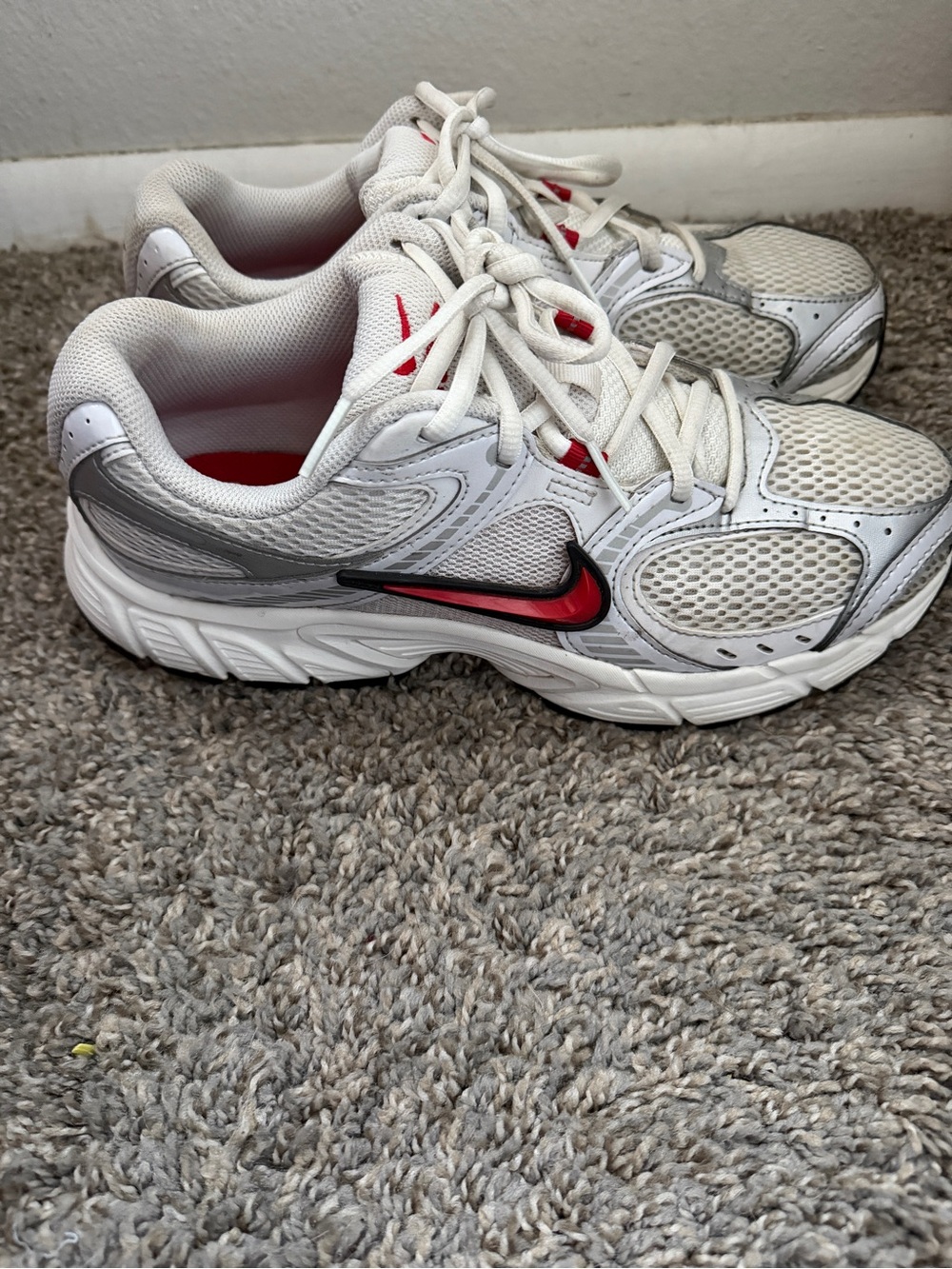 Nike V5 RNR Y2K Runner Cream Red Limited Edition Womens 9.5 HQ7901